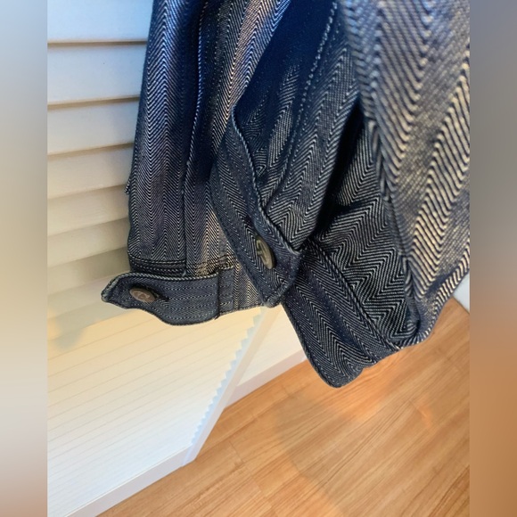 COUNTER ATTACK - Picture 7 of 16